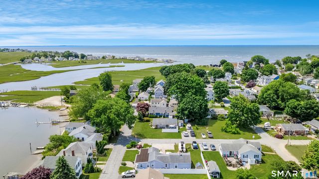 25 River Avenue, Old Saybrook, CT 06475