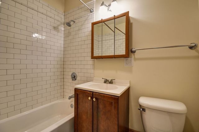 3724 N Fremont Street 2, Chicago, IL 60613