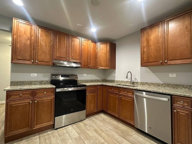 342 E Russell Street 2, Barrington, IL 60010