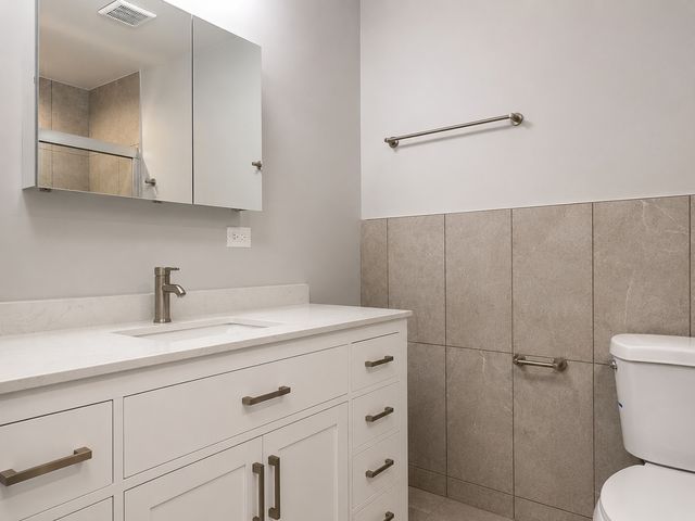 342 E Russell Street 2, Barrington, IL 60010