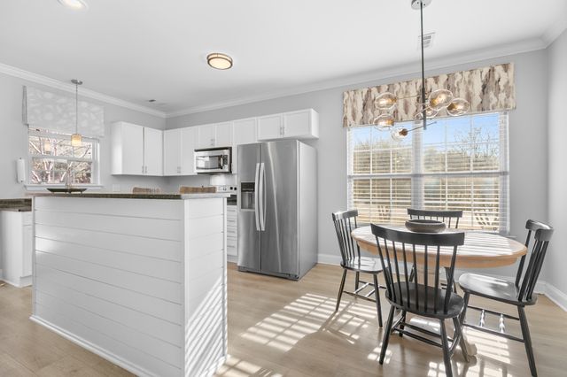 1040 Woodbury Falls Dr, Nashville, TN 37221