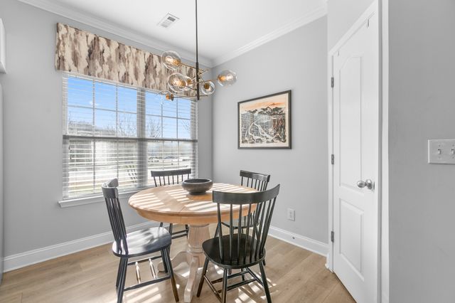 1040 Woodbury Falls Dr, Nashville, TN 37221