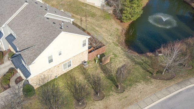 1040 Woodbury Falls Dr, Nashville, TN 37221