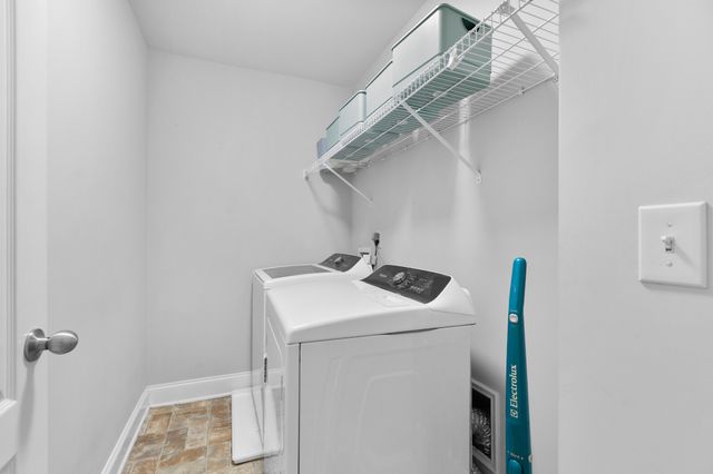 1040 Woodbury Falls Dr, Nashville, TN 37221