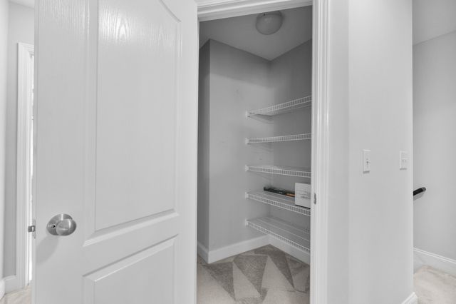 1040 Woodbury Falls Dr, Nashville, TN 37221