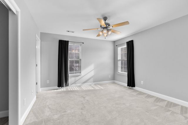 1040 Woodbury Falls Dr, Nashville, TN 37221