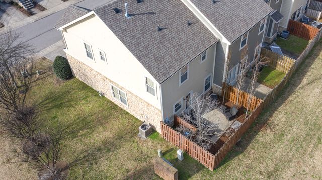 1040 Woodbury Falls Dr, Nashville, TN 37221