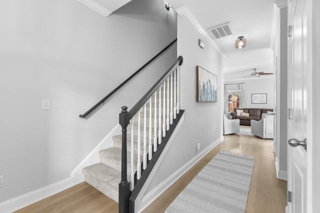 1040 Woodbury Falls Dr, Nashville, TN 37221