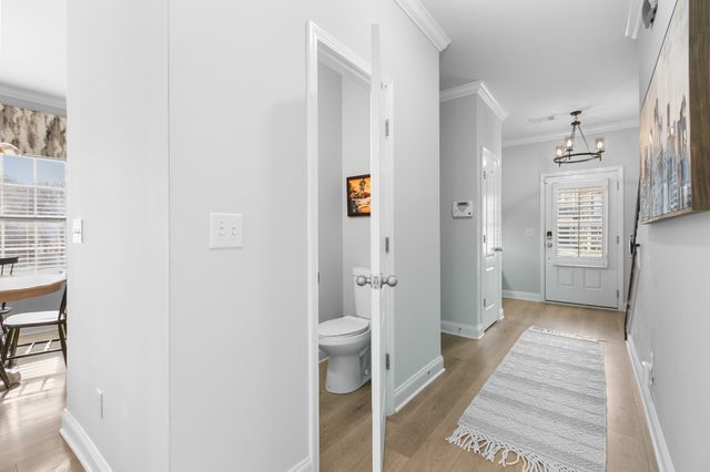 1040 Woodbury Falls Dr, Nashville, TN 37221