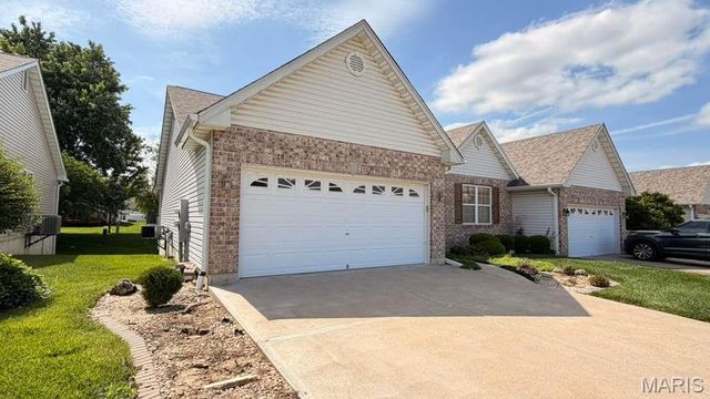 1129 Piepers Glen Lane 8A, O'fallon, MO 63366