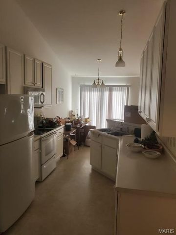 1129 Piepers Glen Lane 8A, O'fallon, MO 63366