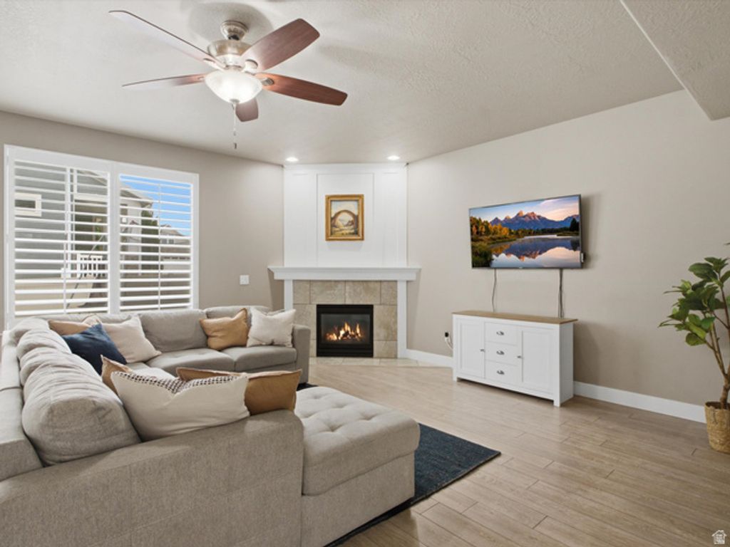 3827 W COASTAL DUNE DR, South Jordan, UT 84009 — photo 3