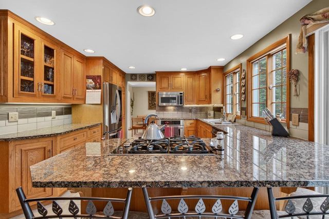 2429 MORNING STAR TRAIL, Green Bay, WI 54302