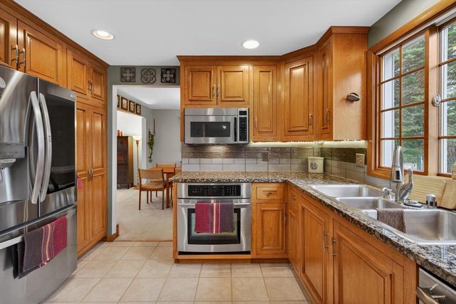 2429 MORNING STAR TRAIL, Green Bay, WI 54302