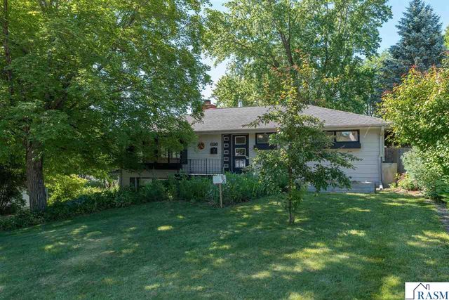 626 Austin Drive, St. Peter, MN 56082