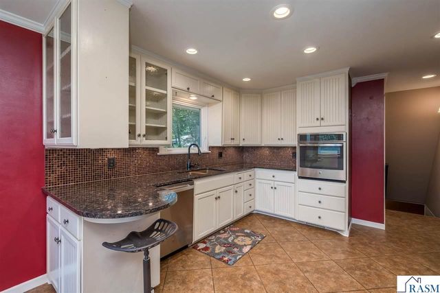 626 Austin Drive, St. Peter, MN 56082
