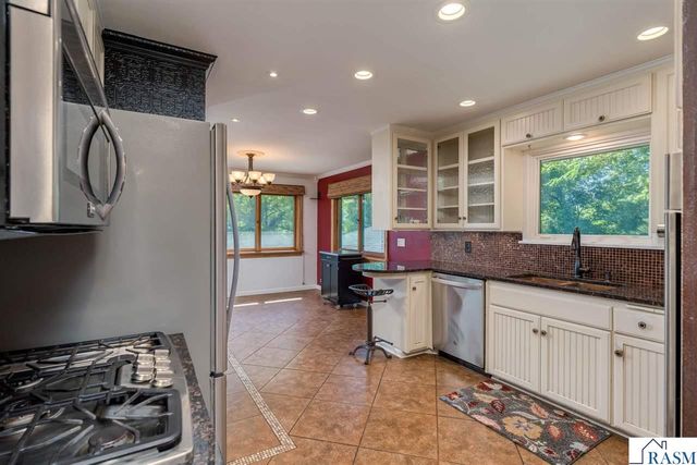 626 Austin Drive, St. Peter, MN 56082