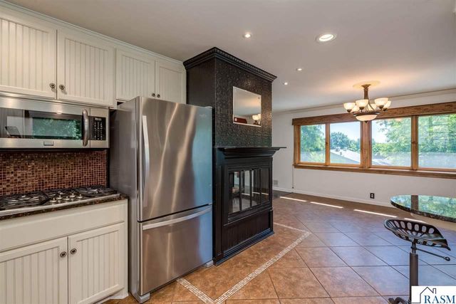 626 Austin Drive, St. Peter, MN 56082