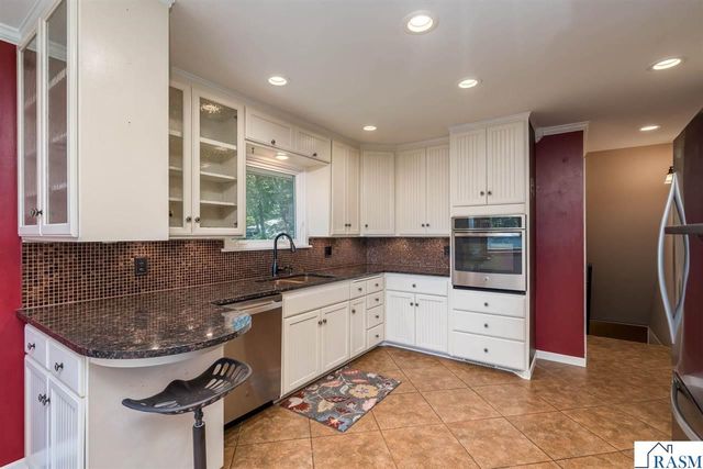 626 Austin Drive, St. Peter, MN 56082