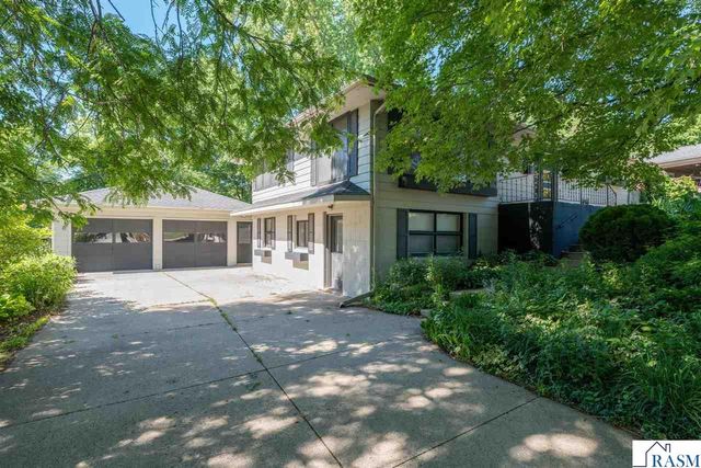626 Austin Drive, St. Peter, MN 56082