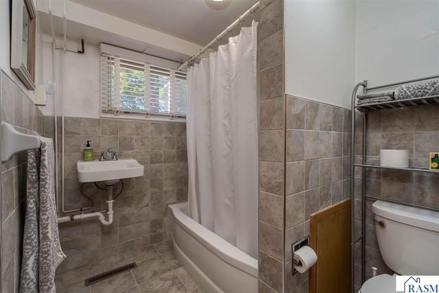 626 Austin Drive, St. Peter, MN 56082