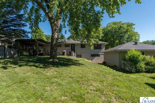 626 Austin Drive, St. Peter, MN 56082