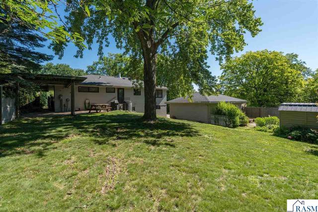 626 Austin Drive, St. Peter, MN 56082