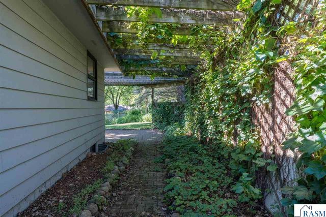 626 Austin Drive, St. Peter, MN 56082