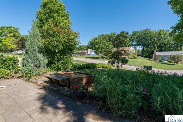 626 Austin Drive, St. Peter, MN 56082