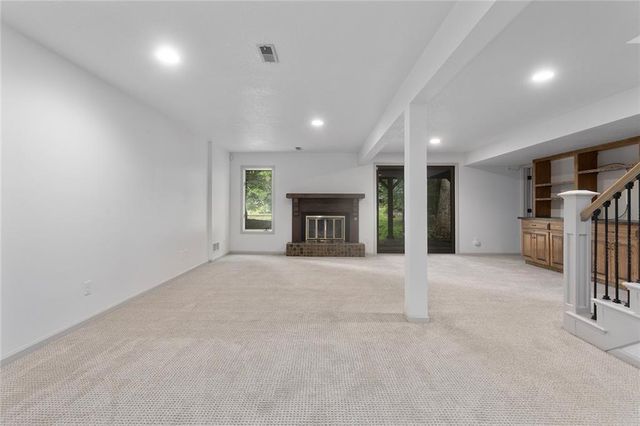 331 Westwoods Circle, Liberty, MO 64068
