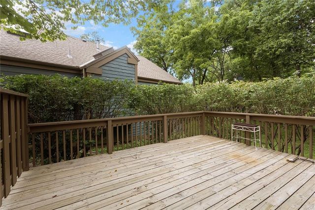 331 Westwoods Circle, Liberty, MO 64068