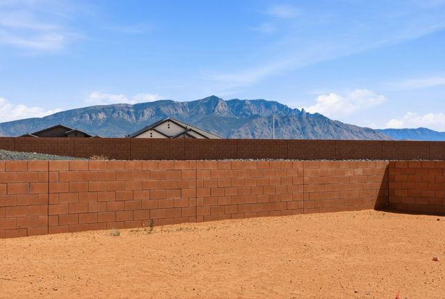 4305 Mountain Trail Loop NE, Rio Rancho, NM 87144