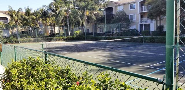 242 VILLAGE Boulevard 2205, Tequesta, FL 33469