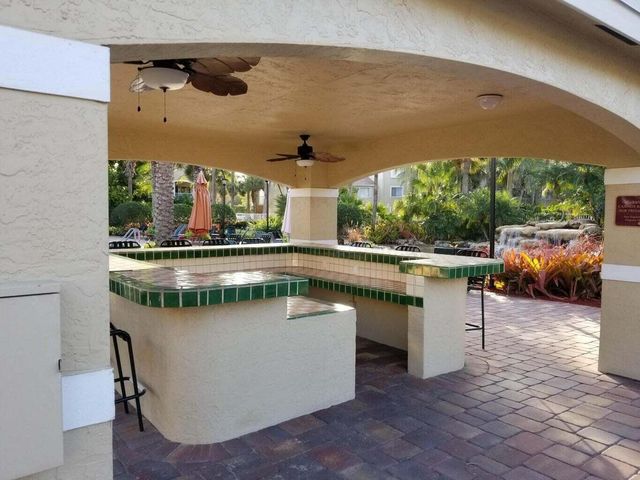 242 VILLAGE Boulevard 2205, Tequesta, FL 33469