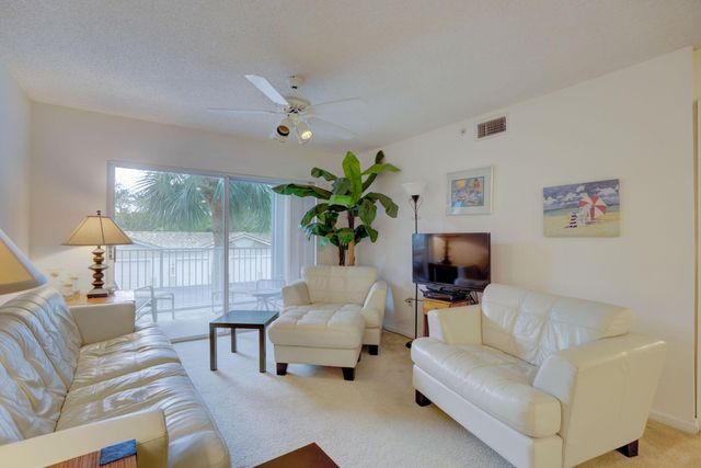 242 VILLAGE Boulevard 2205, Tequesta, FL 33469