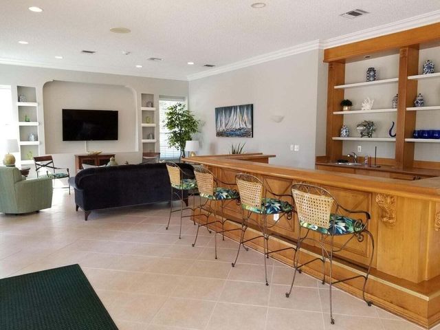 242 VILLAGE Boulevard 2205, Tequesta, FL 33469
