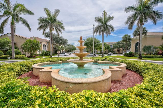 242 VILLAGE Boulevard 2205, Tequesta, FL 33469
