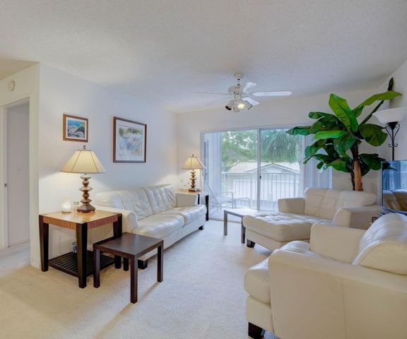 242 VILLAGE Boulevard 2205, Tequesta, FL 33469