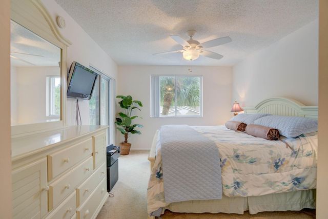 242 VILLAGE Boulevard 2205, Tequesta, FL 33469