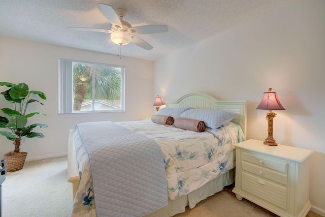 242 VILLAGE Boulevard 2205, Tequesta, FL 33469
