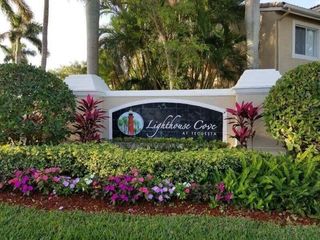 242 VILLAGE Boulevard 2205, Tequesta, FL 33469