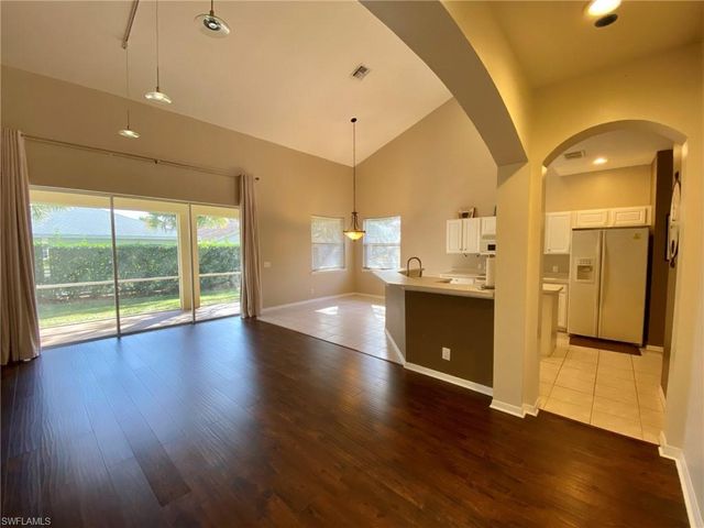 74 Burnt Pine DR, Naples, FL 34119
