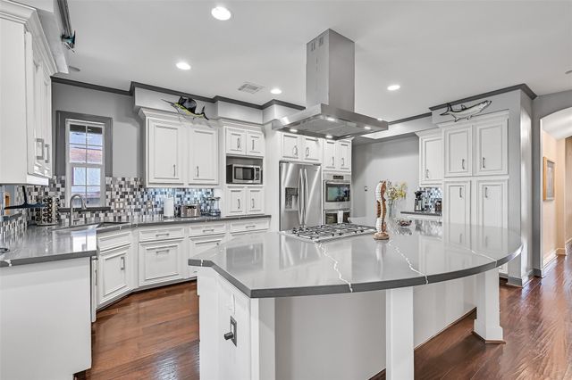 3934 Tres Drive, Galveston, TX 77554