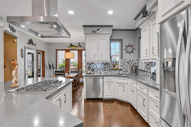 3934 Tres Drive, Galveston, TX 77554