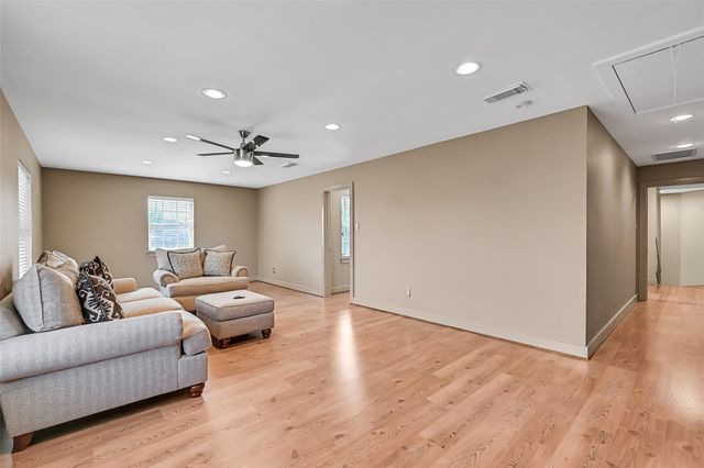 3934 Tres Drive, Galveston, TX 77554