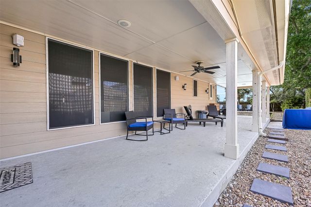 3934 Tres Drive, Galveston, TX 77554