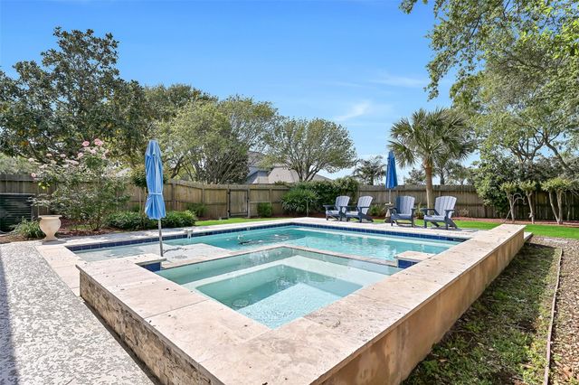 3934 Tres Drive, Galveston, TX 77554