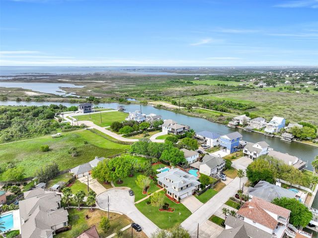 3934 Tres Drive, Galveston, TX 77554