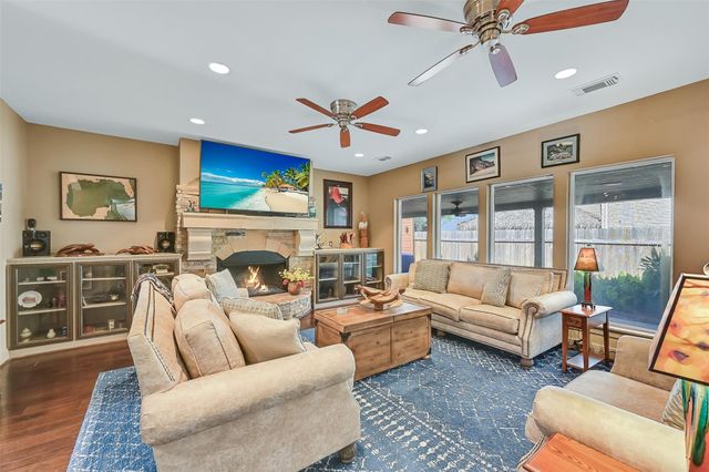 3934 Tres Drive, Galveston, TX 77554