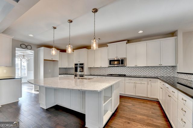 4419 Sierra Creek Drive, Hoschton, GA 30548